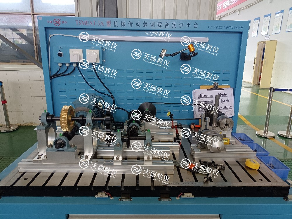 熱烈祝賀“2024年“匠心杯”裝備維修職業(yè)技能大賽空軍修理工廠預(yù)選賽裝配鉗工項(xiàng)目實(shí)操競(jìng)賽”完滿完成，此競(jìng)賽設(shè)備由本司研發(fā)制作，并提供培訓(xùn)支持。